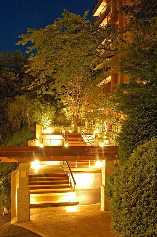 Hakone Tokinoshizuku Hotel Luaran gambar The stairs at night