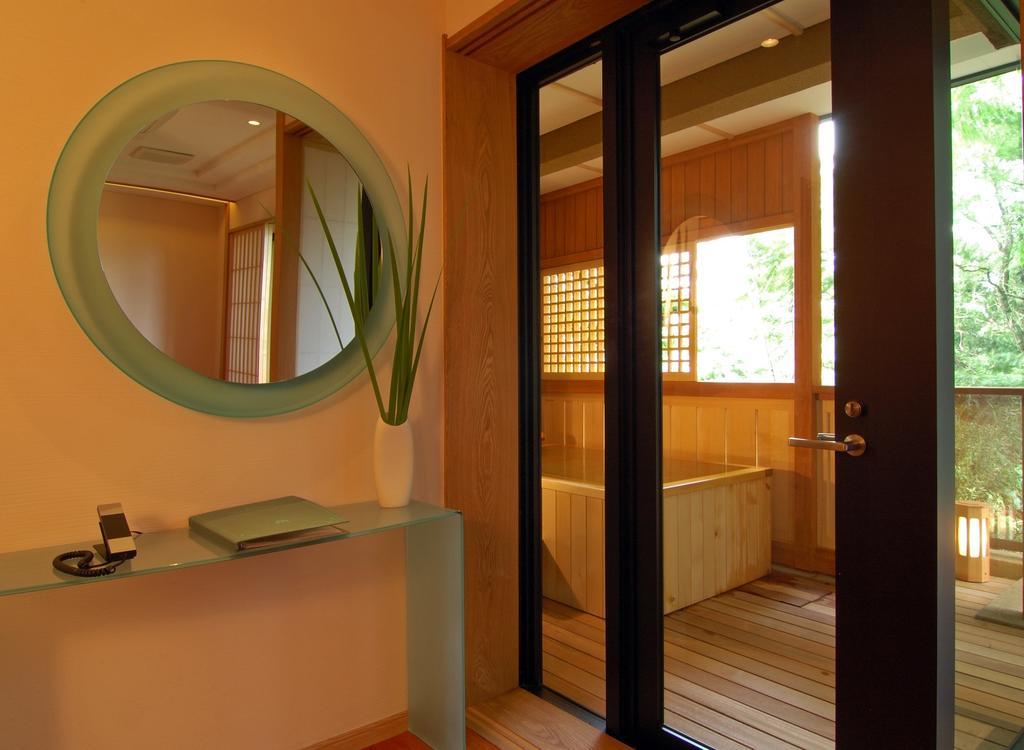 Hakone Tokinoshizuku Hotel Luaran gambar A modern onsen